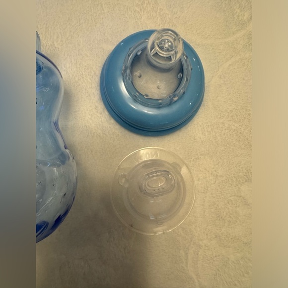 NWT 8 Baby Bottles And a Pack of 10 Breast Milk Storage Bags - Picture 13 of 15